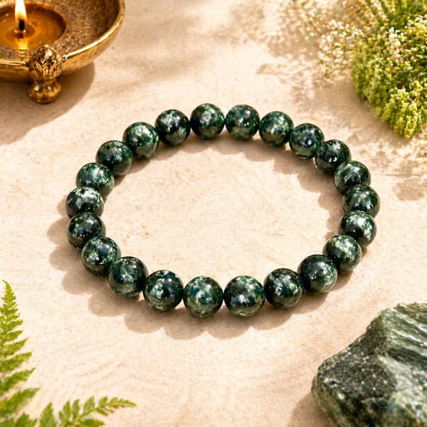 Seraphinite Bracelet 8mm beads hero image