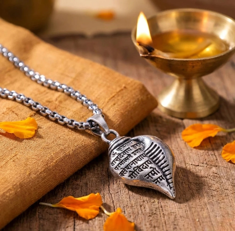 Krishna Vasudevaya Mantra Shankh Pendant Necklace