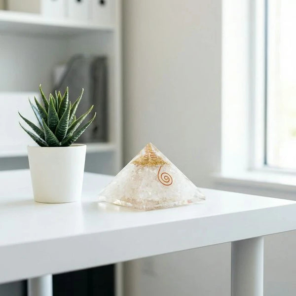 Clear Quartz Pyramid – Manifestation, Clarity & Energy Amplification Crystal