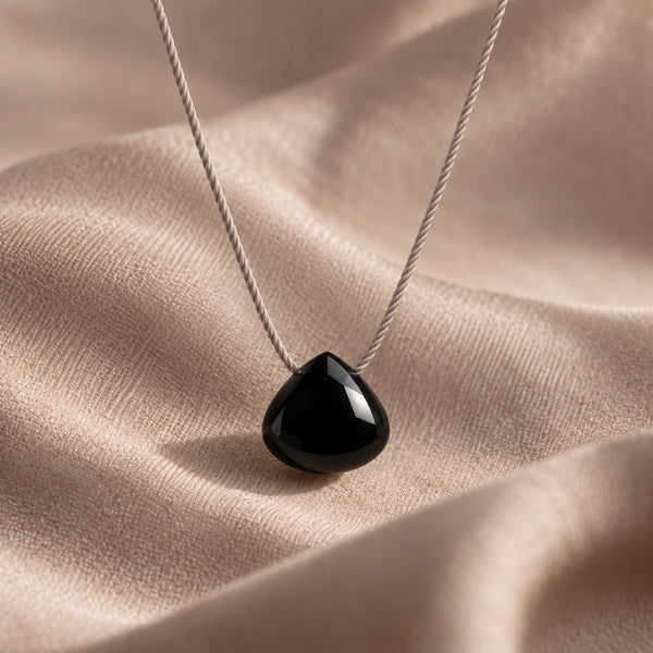 Obsidian fine cord necklace 04 macro