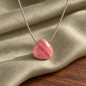 Rhodochrosite fine cord necklace 04 macro