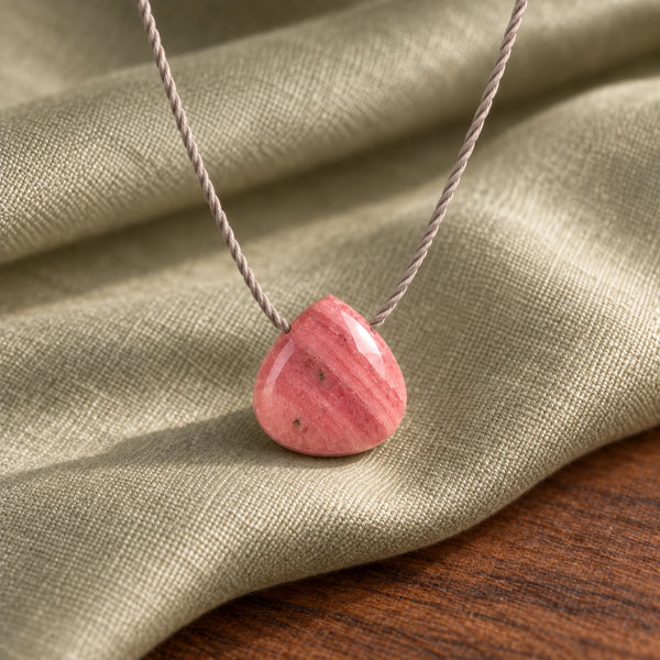 Rhodochrosite fine cord necklace 04 macro